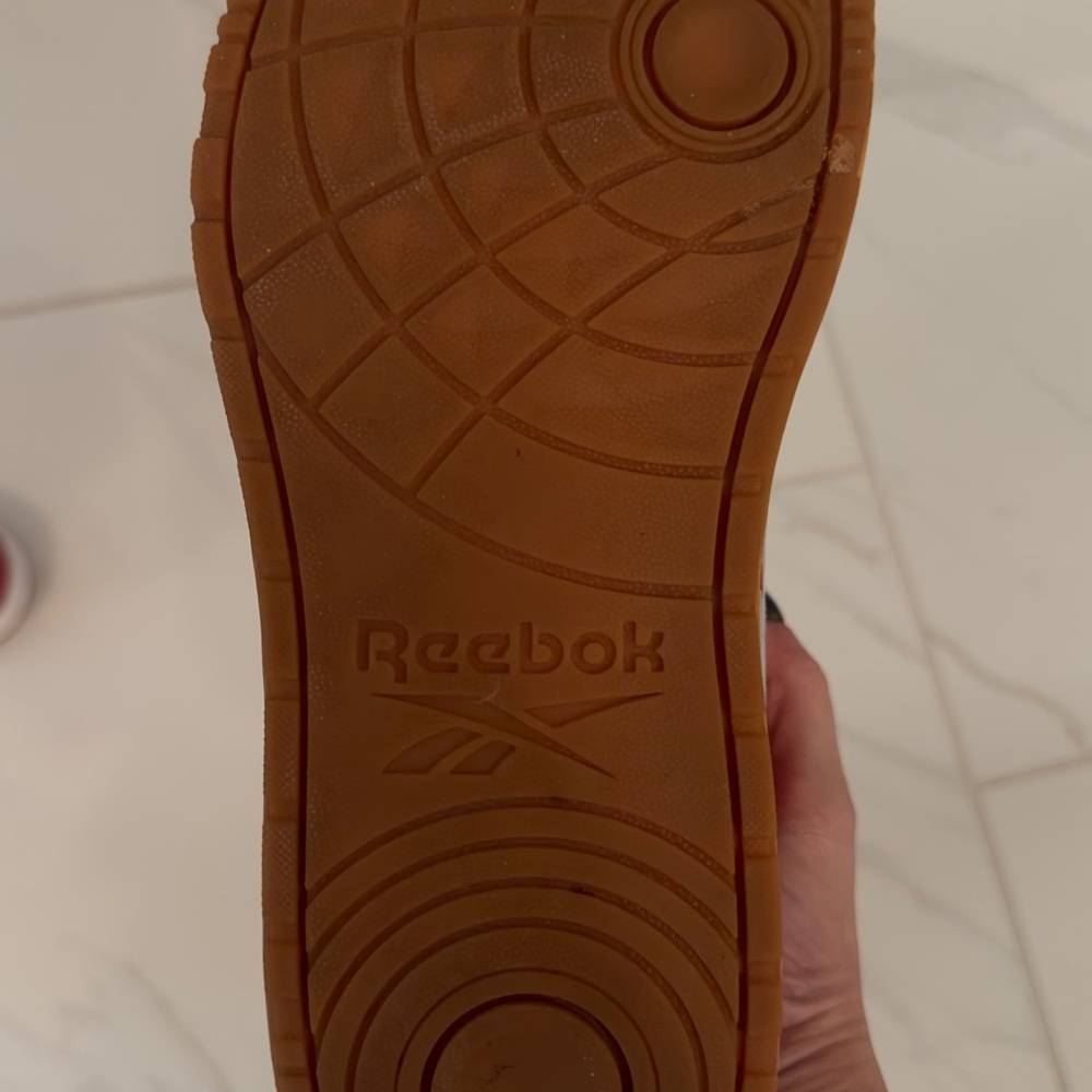 Unisex Reebok High-tops - Picture 2 of 3